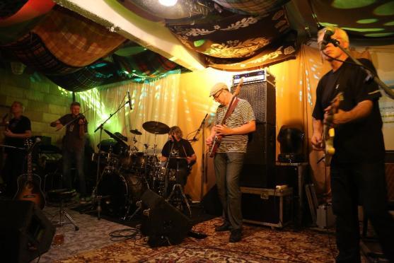 V Edenu hrál Vladimír Mišík. Proč nezahrál Slunečný hrob?