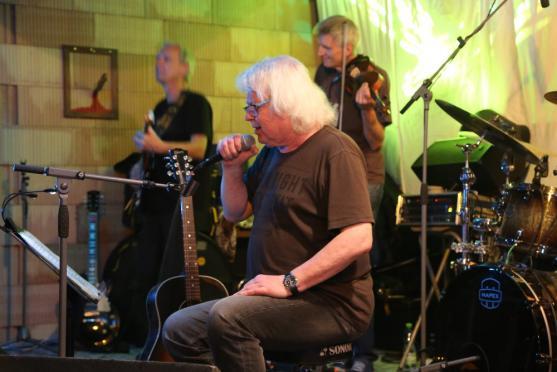 V Edenu hrál Vladimír Mišík. Proč nezahrál Slunečný hrob?