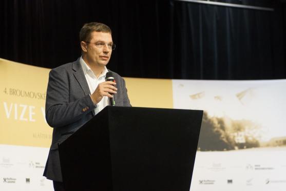 Prezidentští kandidáti diskutovali o vzdělávání a vzdělanosti na 4. Broumovských diskusích