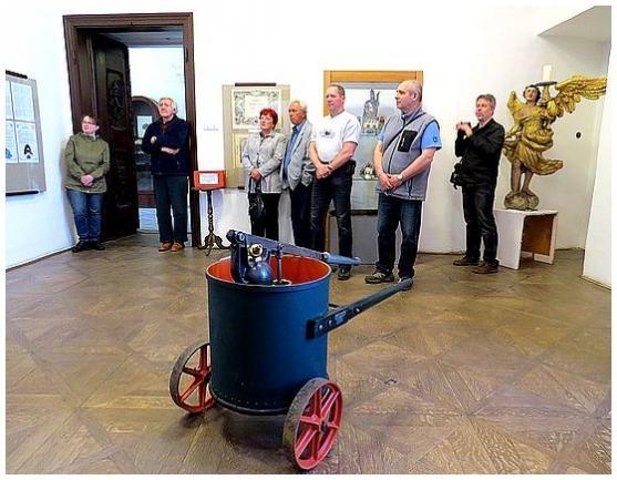Muzeum Broumovska vystavuje předměty a archiválie mapující historii a vznik místních hasičských sborů