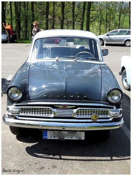 Historická vozidla se zastavila i v Broumově