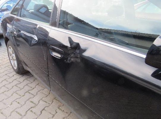 Cizinec za volantem srazil dva cyklisty. Jeden utrpěl těžké zranění 