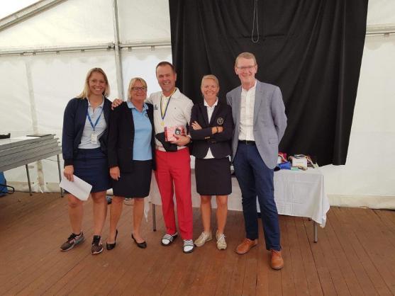 Golfista Stanislav Jirásek zlatý na světovém poháru ve Švédsku