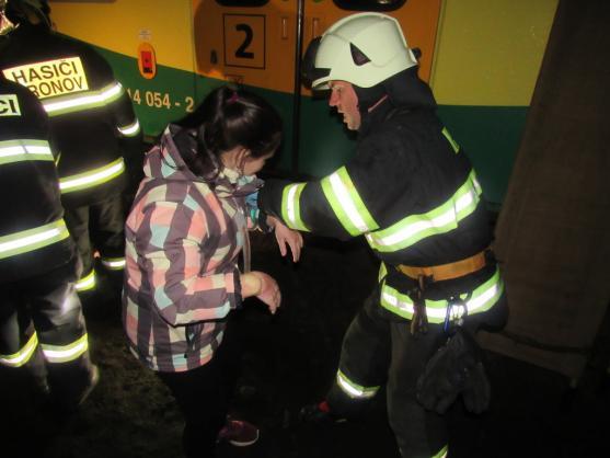 V petrovickém tunelu došlo k nárazu osobního vlaku do uvolněného kamene ze svahu. Bylo to cvičení!