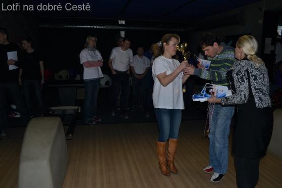 Hendikepovaní s Lotry soutěžili v bowlingu