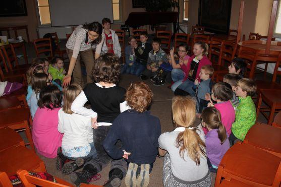 Děti se na chvíli staly dobrodruhy a prozkoumaly zimní Broumovsko skrytou kamerou