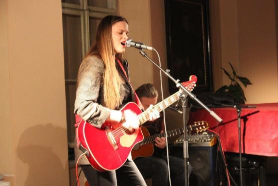 Líbilo se jí tu, tak přijede zase. Vladivojna!