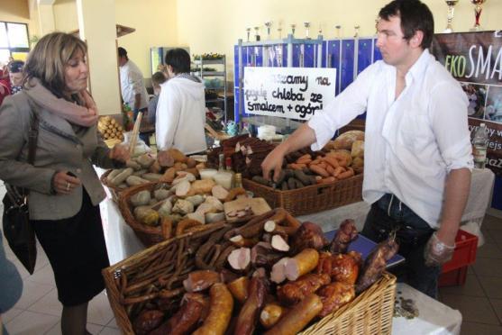 Stovka stánků, více jak tisíc hostů. Takový byl Velikonoční jarmark Gminy Radków