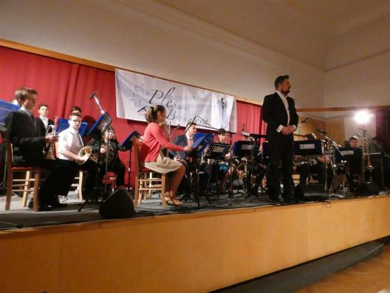 Plesovou sezónu zahájil Ples města Broumova