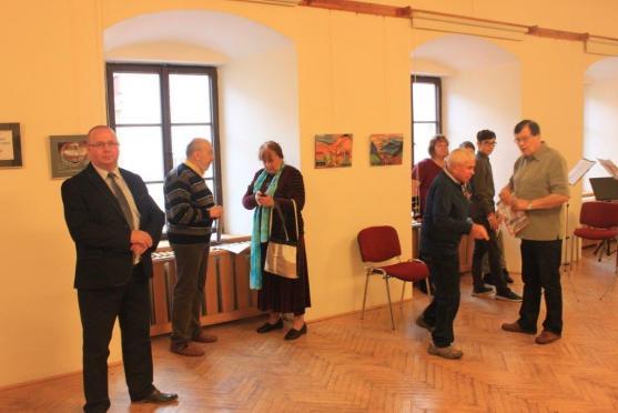 Vernisáž na Staré radnici zahájila výstavu Mezinárodní umělecký plenér výtvarníků