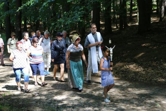 Při Křinické pouti se také žehnalo auto hasičů