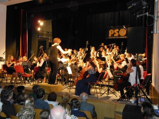 Polický symfonický orchestr oslavil pět let trvání Novoročním koncertem 