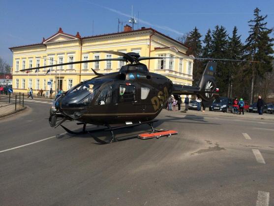 Při záchraně života zasahoval v Broumově vrtulník Letecké záchranné služby