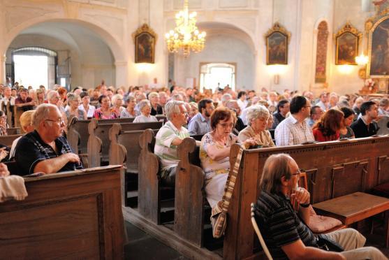Koncert Kateřiny Englichové přilákal do kostela sv. Máří Magdaleny v Božanově tři stovky lidí 