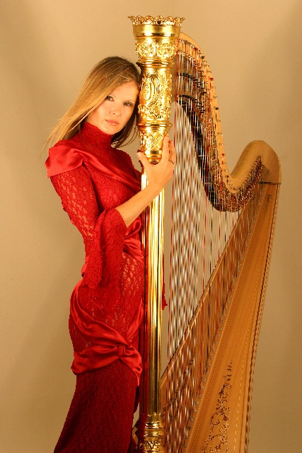 Harfenistka Kateřina Englichová zahraje v kostele sv. Máří Magdaleny v Božanově 