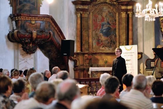 První polovinu festivalu Za poklady Broumovska zakončil koncert klavíristy Karla Vrtišky 