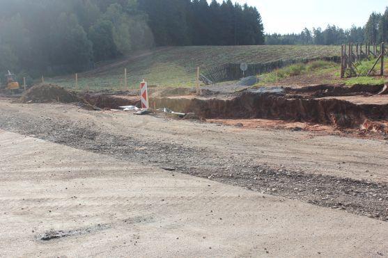 Stavební práce na silnici přes Pasa pokračují podle harmonogramu