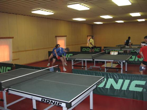 Broumovští stolní tenisté hrají a trénují v nových prostorech