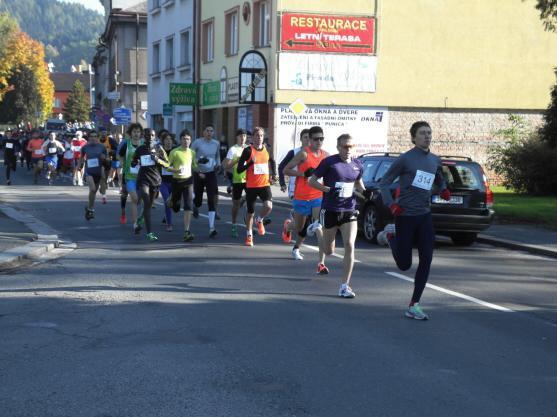 Traťové rekordy silničního běhu Hronov - Náchod nepadly