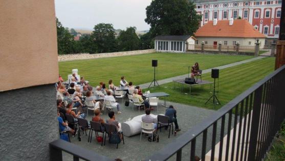 Díky Norským fondům broumovský klášter nabídl v létě výstavy i koncerty