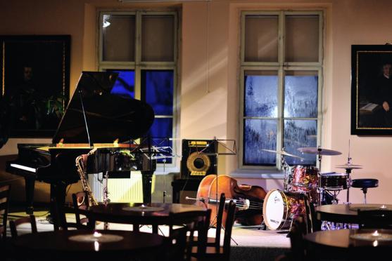 V klášterní Kreslírně vystoupili držitelé ceny Anděl 2012 - skupina Inner Spaces 