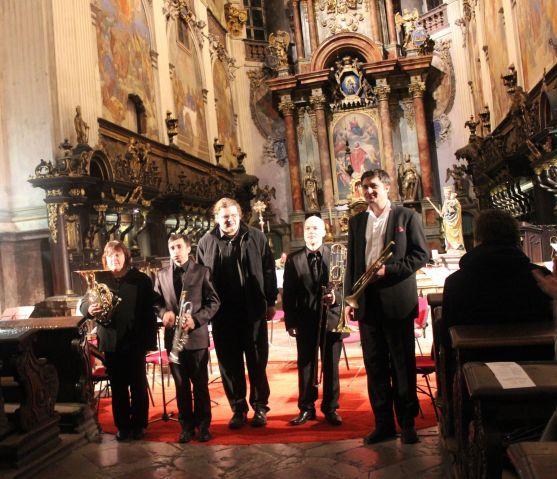 Martin Lanži před koncertem zveřejnil částku vybranou na dobrovolném vstupném festivalu Za poklady Broumovska 