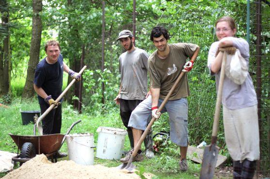 Na Broumovsku skončil SummerJob. Dobrovolníci pomohli stovkám lidí 