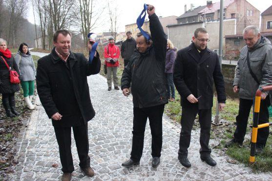 Cyklostezka přes Broumov a Otovice až na polskou hranici byla slavnostně otevřena