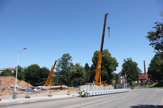 Lávka z Manor House k Hotelu Veba je na svém místě 