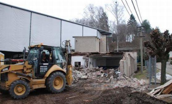 Začala poslední dostavba hronovského zimního stadionu 
