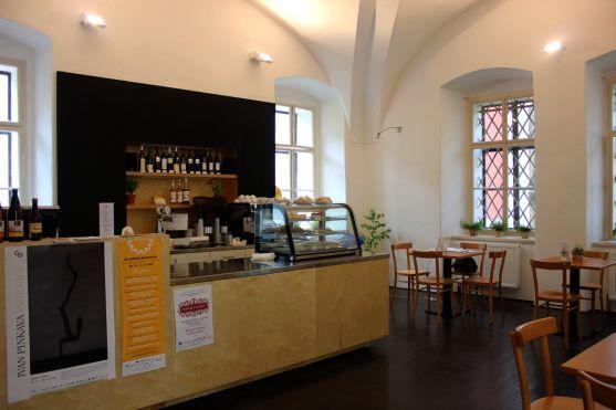 Součástí Návštěvnického centra v broumovském klášteře je kavárna Café Dientzenhofer 