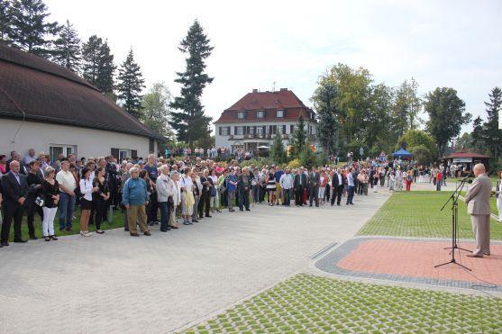 Na slavnostní otevření školicího střediska společnosti Veba se přišly podívat více než čtyři stovky lidí