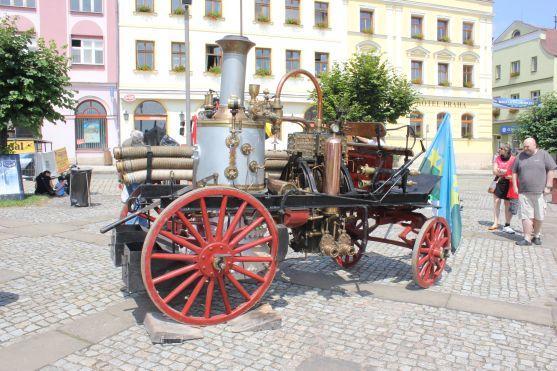 Hasiči z Broumova oslavili výročí svého založení ukázkami na náměstí a Dnem otevřených dveří