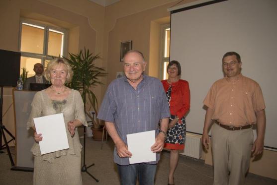 Posluchači Univerzity třetího věku převzali závěrečné osvědčení