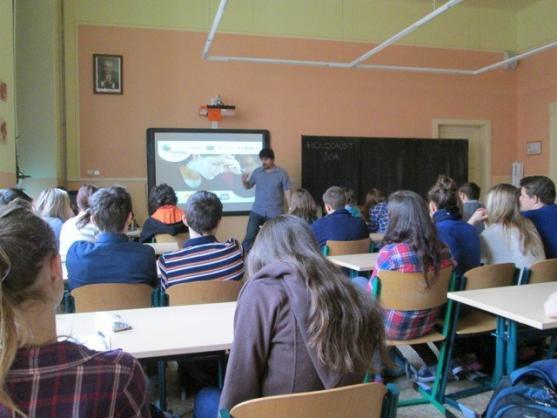 Žáci Základní školy Hradební a Gymnázia Broumov besedovali o historii antisemitismu
