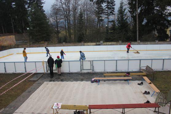 V Broumově se bruslí! Byl zahájen zkušební provoz