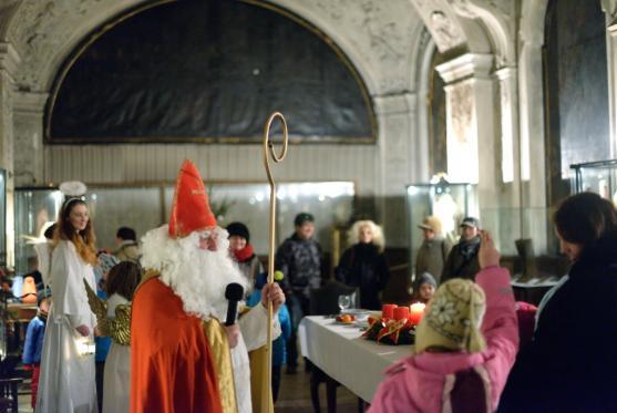 Svatý Mikuláš letos přišel i do broumovského kláštera