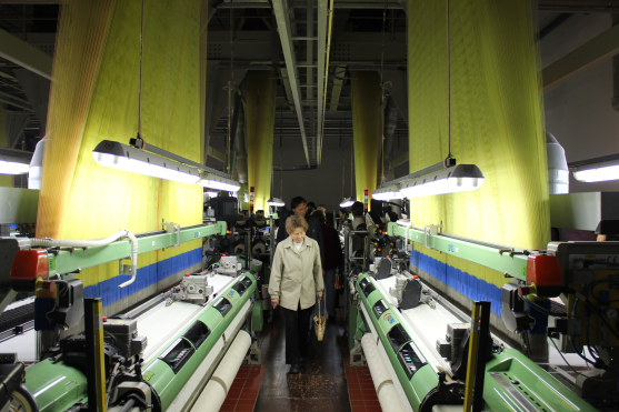 Nejmodernější tkalcovnu textilní společnosti VEBA si přišlo prohlédnout téměř 1 300 lidí