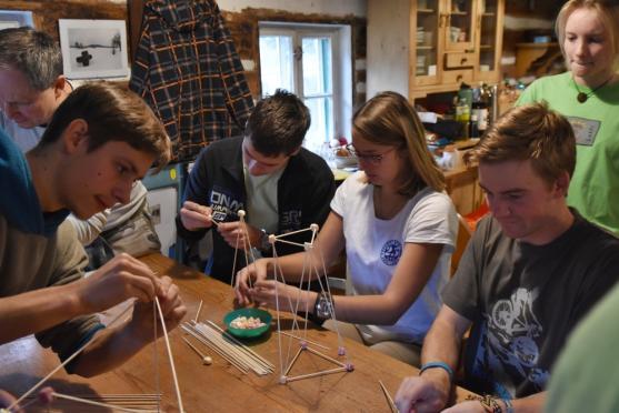 Vedoucí Lotrů se vzdělávali. Sami sebe a celý víkend 