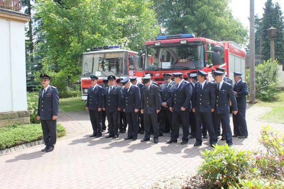 Dobrovolní hasiči z Veby Broumov převzali nadstandardní hasičskou cisternu