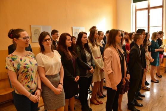 Oktáva úspěšně odmaturovala. Závěrečné slovo třídního učitele 