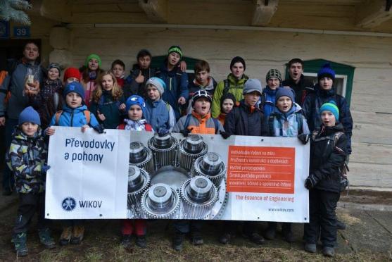 Dřevoda, housle, sauna. To byl jarní tábor Lotrů