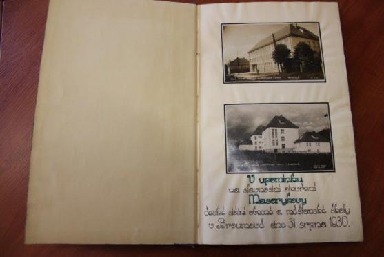 V září 2015 to bude 85 let, co byla v Broumově otevřena první česká škola 