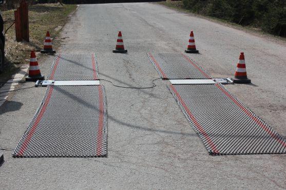 Policisté kontrolovali v Broumově správnou váhu nákladních automobilů