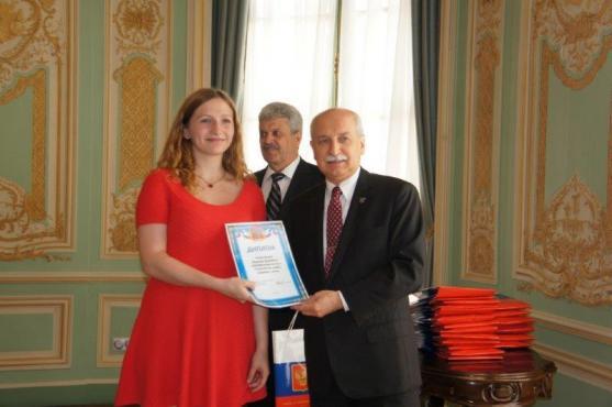 Studentky Gymnázia Broumov byly oceněny na Ruském velvyslanectví 