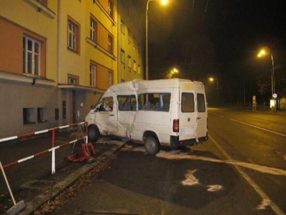 Fotografie dopravních nehod varují. Před zimní sezónou policisté radí účastníkům silničního provozu