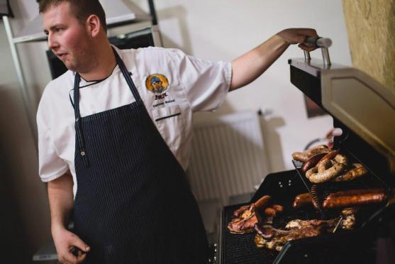 Na slavnostech piva a klobás v Centru Walzel natáčela polská Telewizja Wałbrzych