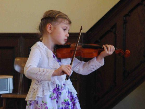 Koncert žáků polické ZUŠ v modlitebně přinesl hluboký umělecký zážitek 