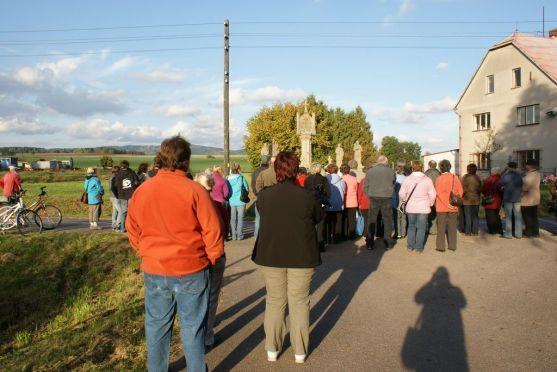Martin Lanži požehnal zrekonstruovanému pomníku Čtrnácti svatých pomocníků v Otovicích