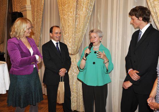 Jednu z cen Via Bona převzali studenti broumovského gymnázia